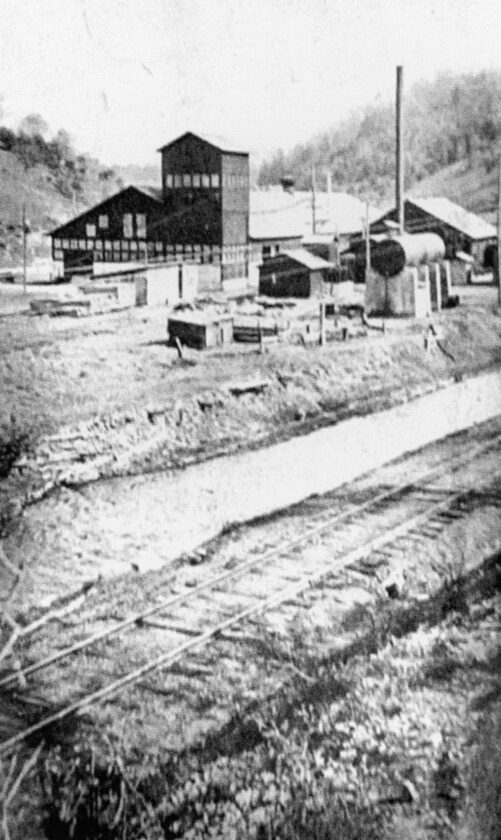 Bellefonte natives author a book with collection of vintage photographs